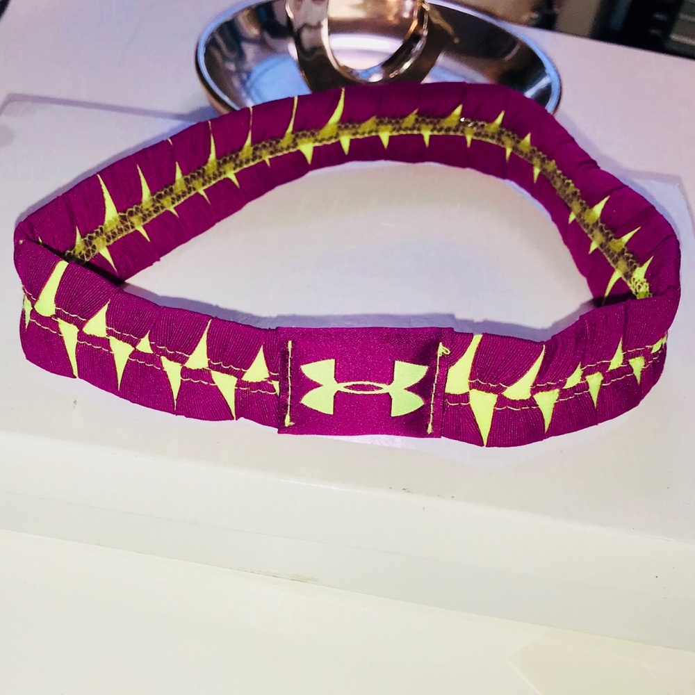 NWOT Underarmor workout headband